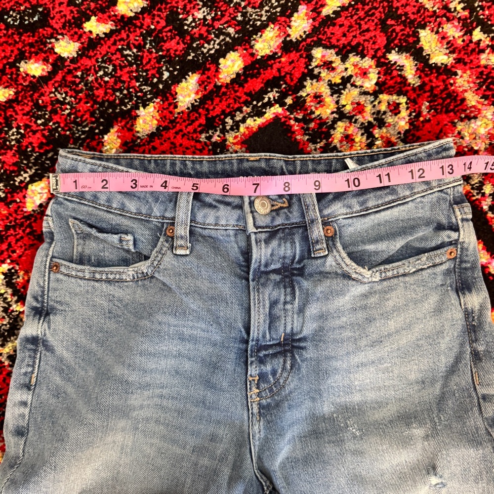 Old Navy Light Blue Distressed Ankle Jeans - Picture 5 of 7